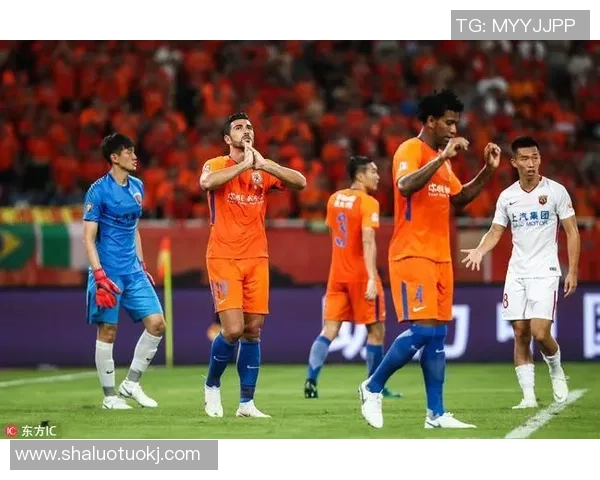 中超激战山东鲁能迎战上海上港争夺关键积分之战